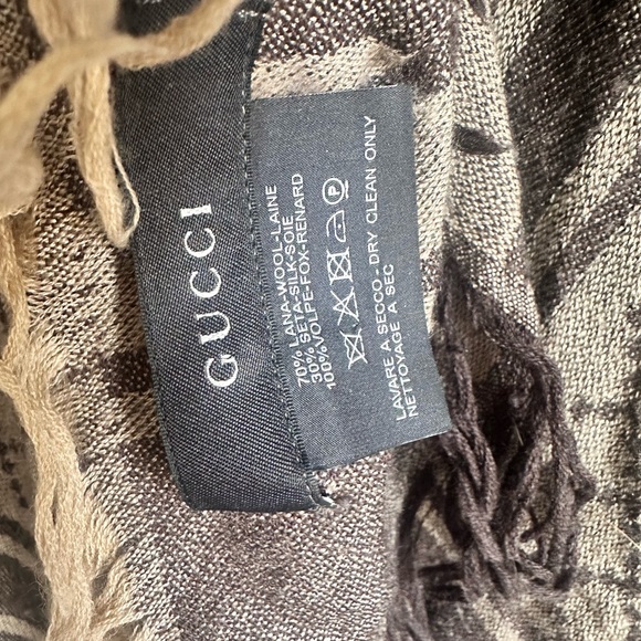 GUCCI SCARF X LARGE SIZE WITH FOX FUR AROUND - Picture 5 of 12